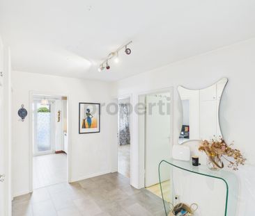 Modernized 4-room apartment with balcony, Bottmingen - Photo 5