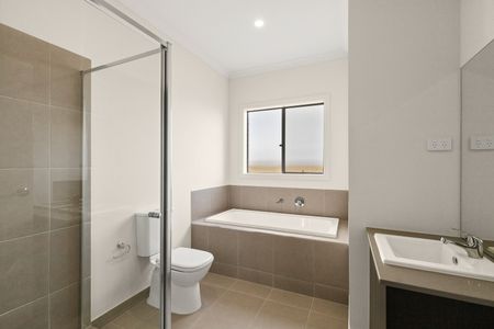 17 Stevie Road, Sunbury VIC 3429 - Photo 4