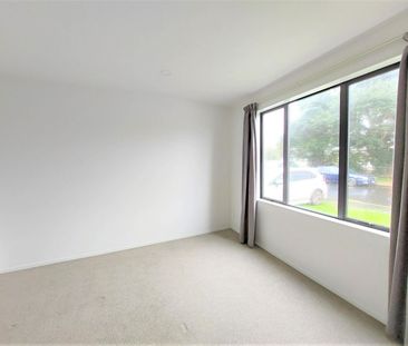 Large Townhouse in Sandringham! - Photo 1