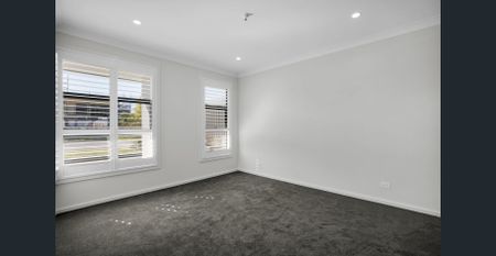 Modern Family Living with Spacious Interiors in a Convenient Location - Photo 5