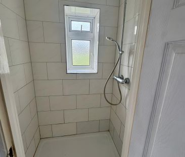 3 bedroom end of terrace house to rent - Photo 6