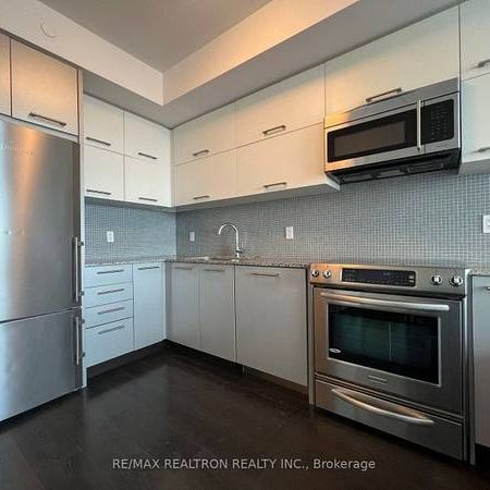 Yonge/North York City Centre Spacious +Upgraded 1Bdrm Modern Kitchen - Photo 1