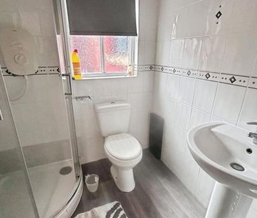 1 bedroom in a house share to rent - Photo 5