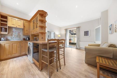 1 bedroom mews to rent - Photo 4