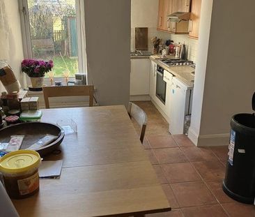 1 bedroom in a house share to rent - Photo 4
