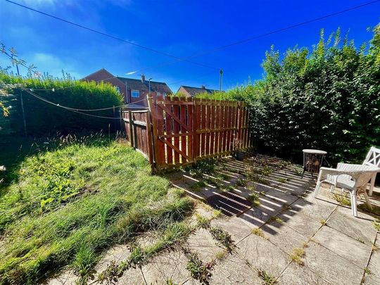 3 bedroom semi-detached house to rent - Photo 1
