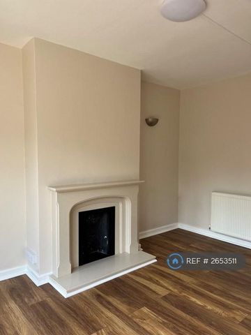 3 bedroom maisonette to rent - Photo 3