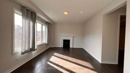 Detached Home For Lease | E8121618 - Photo 2