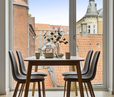 Rummelig 2-værelses med udgang til altan i hjertet af Aarhus - Photo 5