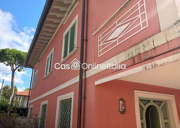 Via Piave, Forte dei Marmi, Tuscany 55042