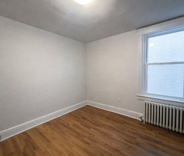 4½ Apartment Available - A louer • For Rent - Photo 1