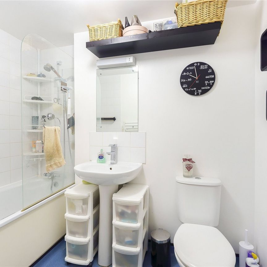 Hardwicks Square, London, SW18 - Photo 1