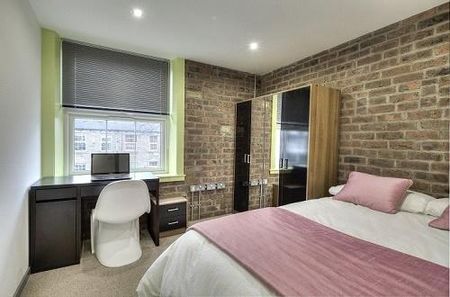 6 bedroom terraced house to rent - Photo 3