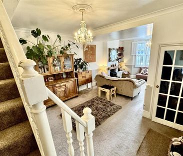 3 bedroom detached house to rent - Photo 4