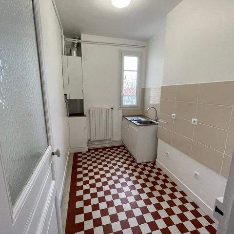 Location Appartement 3 pièces 53m² ST MAUR DES FOSSES 94100 - Photo 1