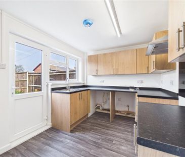 3 bedroom terraced house to rent - Photo 4