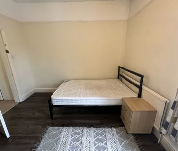 Brownlow Street, The Groves - P1004 - Photo 5