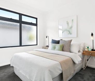 Exceptional Double-Storey Home in Seaford's Prime Location - Photo 5