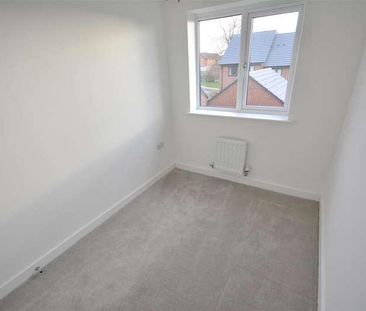 Springfield Drive, Derby - Photo 2