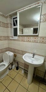 Room in a Shared House, Ash Road, B8 - Photo 4