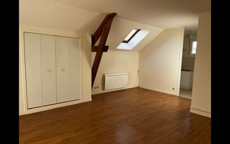 Location Maison Studio 33 m² Pouligny-Notre-Dame - Photo 2