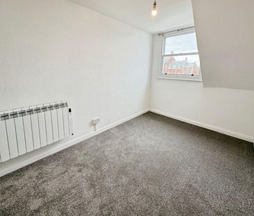 3 bedroom Flat To Let - Photo 4