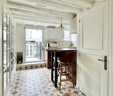 Appartement à louer Quai aux Fleurs, Paris 4ème - Photo 1