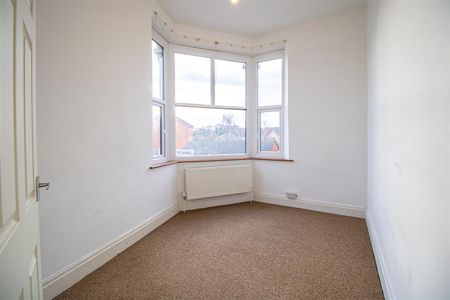 1-Bed Flat to Let on Lark Avenue, Penwortham, Preston - Photo 2