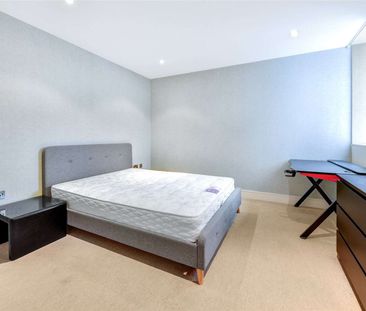 Spacious 3 bedroom, 3 bathroom apartment, with large reception room and separate kitchen. Perfect for 3 sharers (HMO license). Situated in the heart of Westminster, with 24/7 concierge. - Photo 1