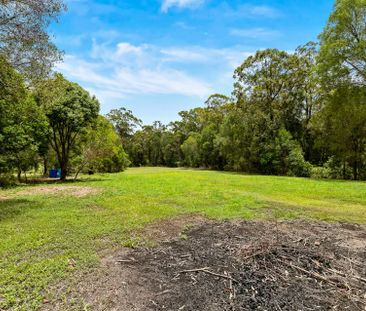 Great Acreage Family Home With Pool - Photo 5