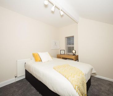 1 bedroom in a house share to rent - Photo 3