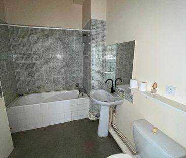Location Appartement 2 pièces 46m² ST ETIENNE 42000 - Photo 3