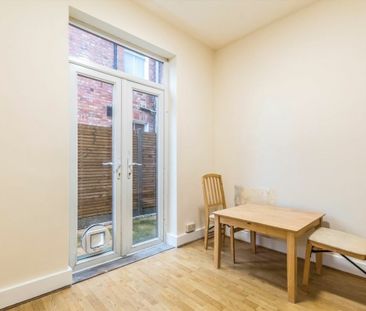 Whitestile Road, TW8, London - Photo 5