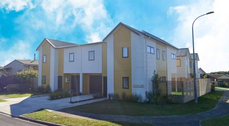 Modern Cozy Studio - Furnished! - Photo 5