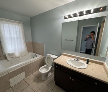 For Lease - 52 Commuter Drive Unit# Residential, Brampton, Ontario - Photo 5