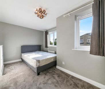 House to rent in Ferguson Close, E14 - Photo 4