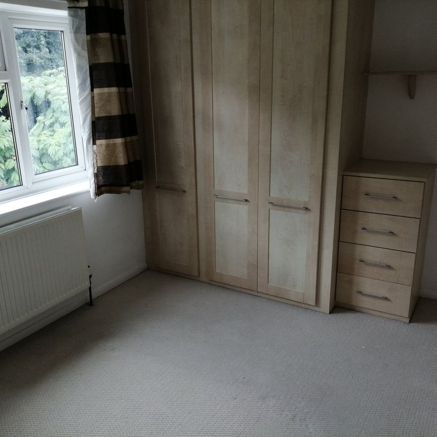 Two Bedroom End of Terrace House to Rent in Cirencester - Photo 1
