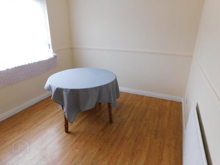 46 McClay Park, Omagh, BT79 0DF - Photo 2