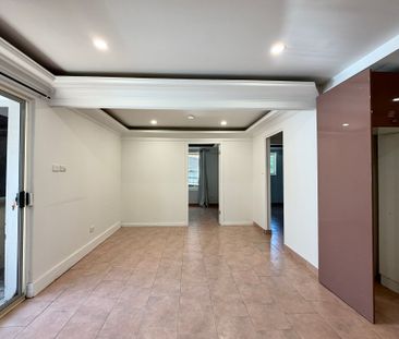 Downstairs Unit in the Heart of Nords Wharf - Photo 3