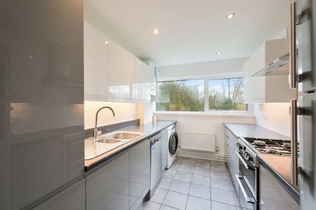 Chessington Road, Epsom, KT17 - Photo 3