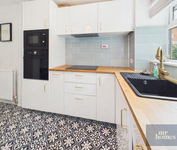 2 bedroom semi-detached house to rent - Photo 6