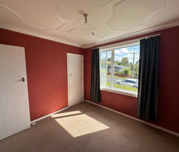 Three bedroom home in Green Island - Photo 6