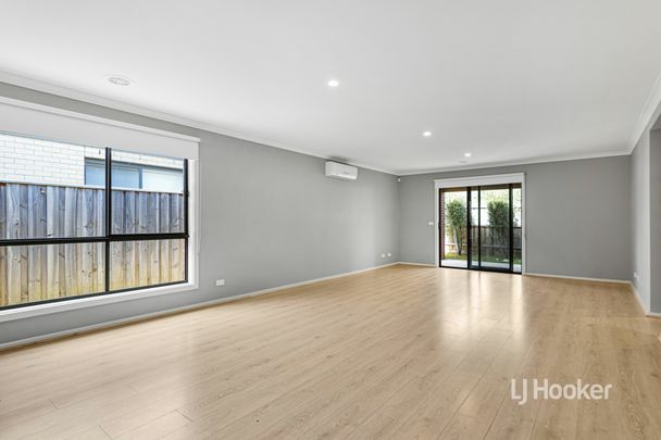 44 Paramount Boulevard, Wyndham Vale VIC, Belconnen - Photo 1