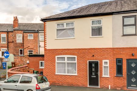 3 bedroom end of terrace house to rent - Photo 3