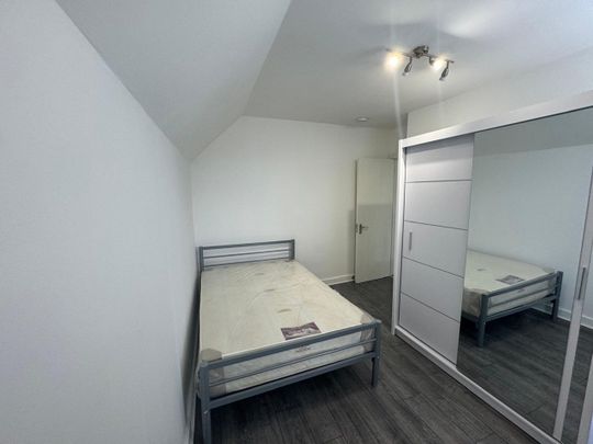 4 Bed Flat, West Green Road, N15 - Photo 1