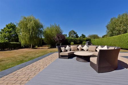 4 bedroom detached house to rent - Photo 4