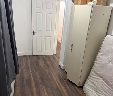 2 Bed Terraced House, Cecil Road, HA3 - Photo 5