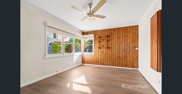 Updated Living in the Heart of Bulleen! - Photo 1