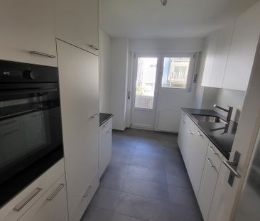 Charmante 2-Zimmer-Wohnung mit Balkon und Bergblick in Hilterfingen - Photo 3