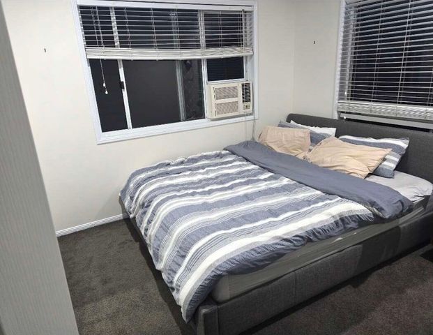 Andergrove - Photo 1